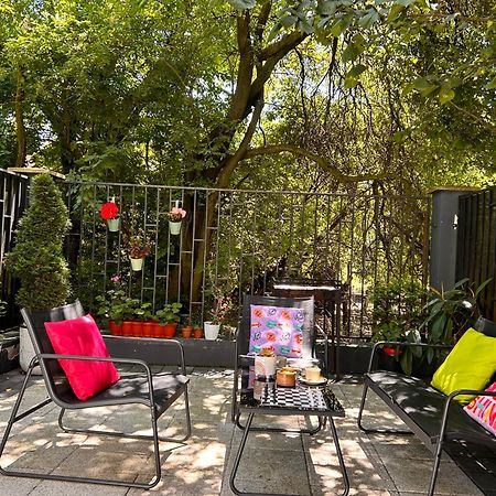 Garden Apartment Petrila Buitenkant foto