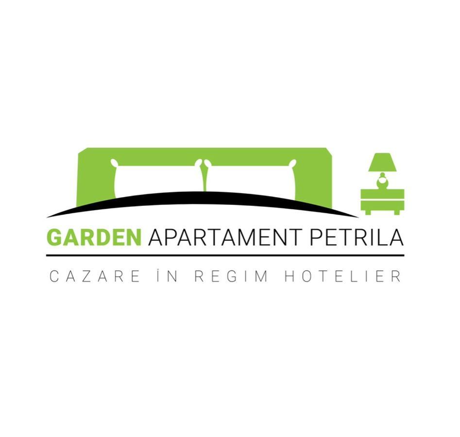 Garden Apartment Petrila Buitenkant foto